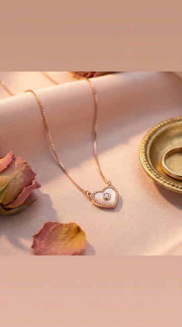 The heart necklace
