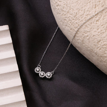 Triple Gleam – Dainty Triple-Crystal Pendant Necklace
