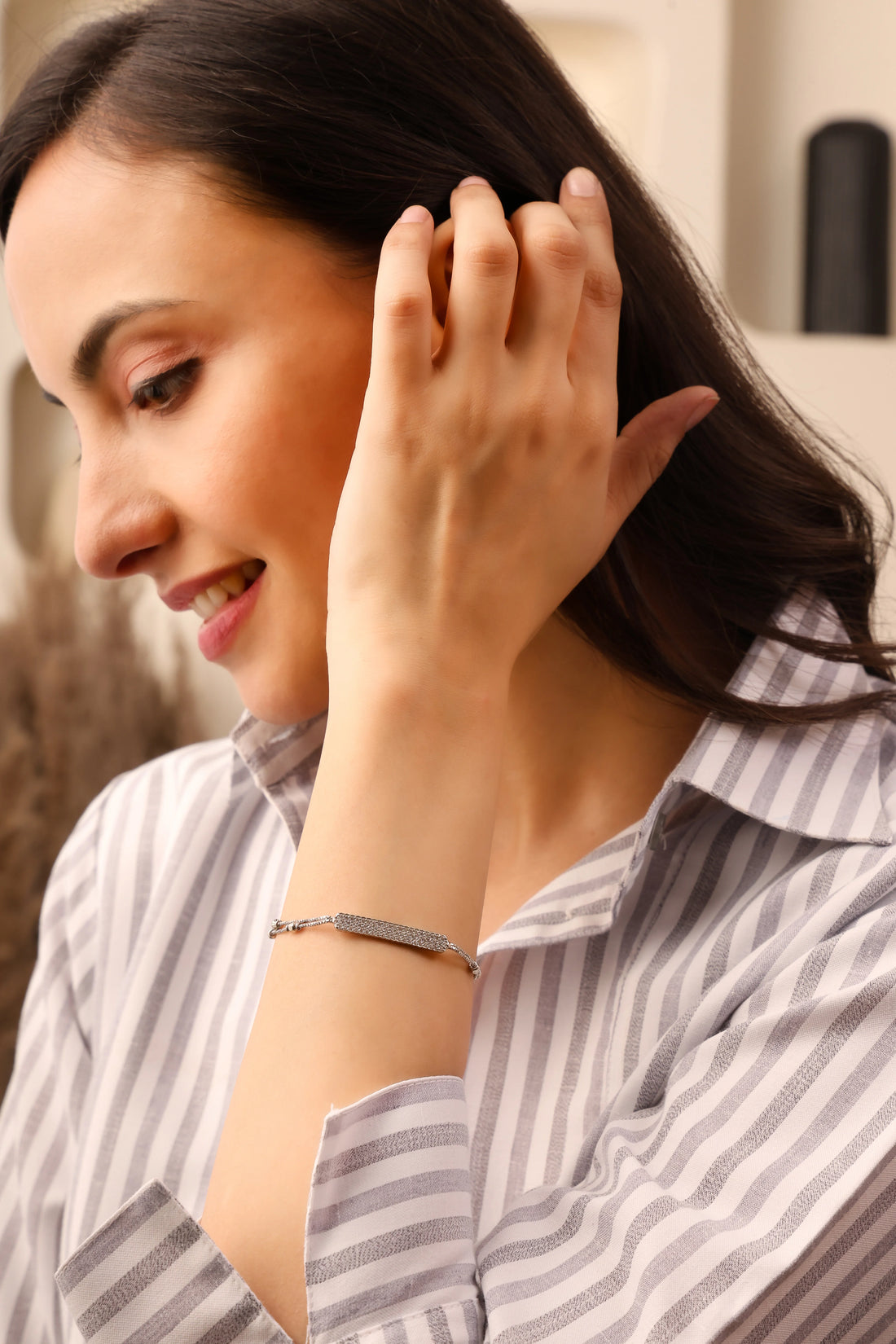 Twinkle Bar – Sleek Crystal Bar Bracelet